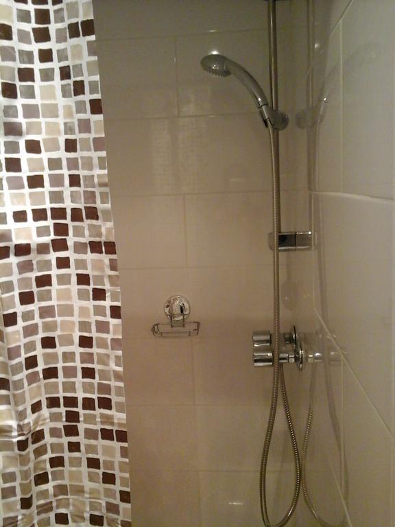 Beau Studio Noisy-Le-Grand Apartment Bilik gambar